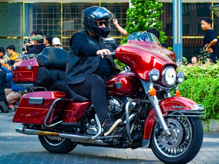 Photo by Samuel Sidney: https://www.pexels.com/photo/harley-davidson-rider-in-urban-setting-29052598/